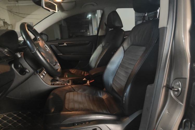 Used Volkswagen Magotan 2012 Facelift 1.8TSI Prestige Model Left Front Seat