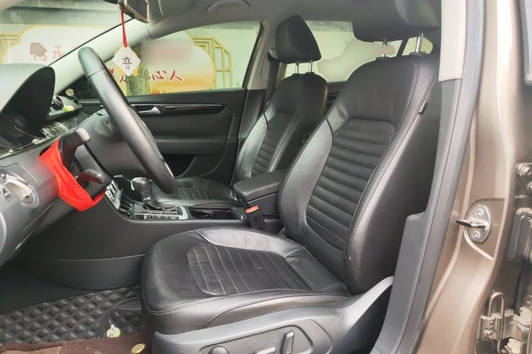 Used Volkswagen Magotan 2012 Revised 1.8TSI Luxury Version Left Front Seat