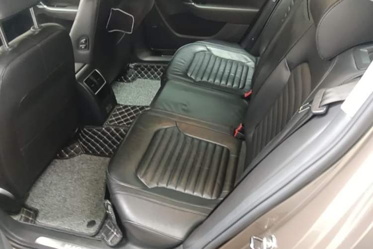 Used Volkswagen Magotan 2012 Revised 1.8TSI Luxury Version Left Rear Seat