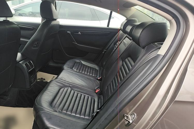 Used Volkswagen Magotan 2012 Revised 1.8TSI Luxury Version Left Rear Seat