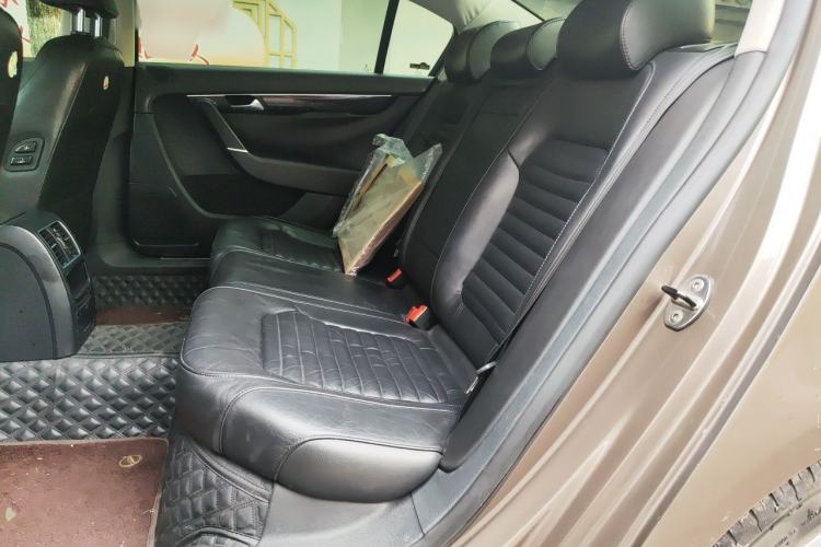 Used Volkswagen Magotan 2012 Revised 1.8TSI Luxury Version Left Rear Seat