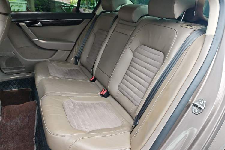 Used Volkswagen Magotan 2012 2.0 TSI Ultimate Edition Left Rear Seat