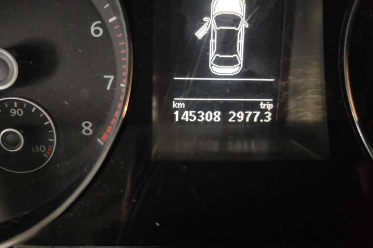 Used Volkswagen Magotan 2012 Facelift 1.8TSI Prestige Model Odometer Close Up