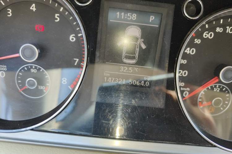 Used Volkswagen Magotan 2012 Revised Version 1.8TSI Leading Edition Odometer Close Up