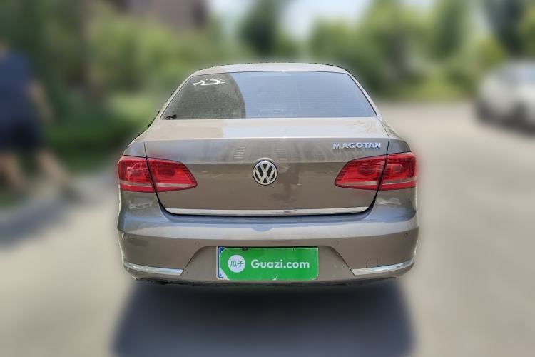 Used Volkswagen Magotan 2012 Revised Version 1.8TSI Leading Edition Rear