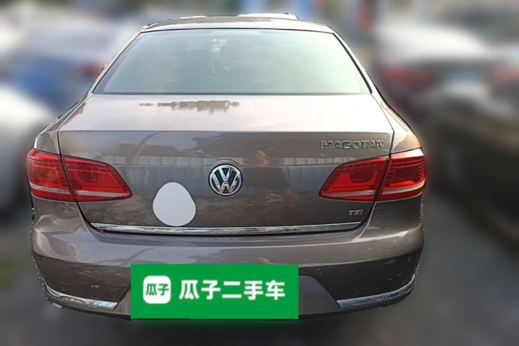 Used Volkswagen Magotan 2012 Revised Version 1.8TSI Leading Edition Rear