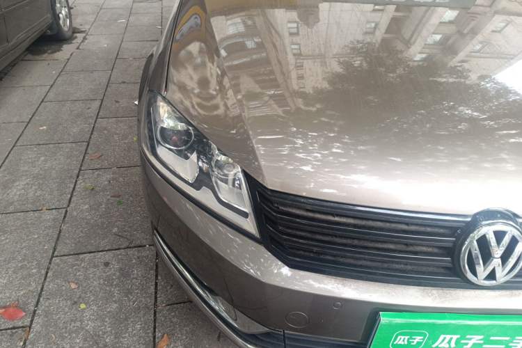 Used Volkswagen Magotan 2012 Revised Version 1.8TSI Leading Edition Right Front Headlight