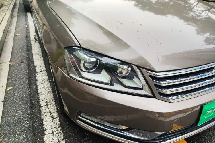 Used Volkswagen Magotan 2012 Revised 1.8TSI Luxury Version Right Front Headlight