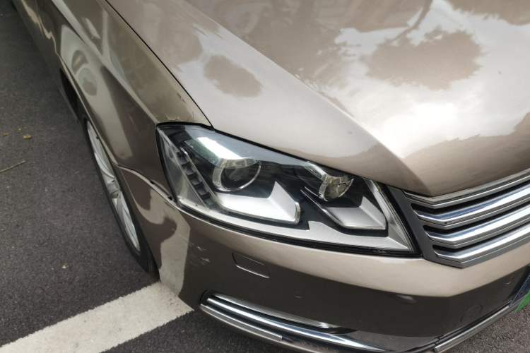 Used Volkswagen Magotan 2012 Revised 1.8TSI Luxury Version Right Front Headlight
