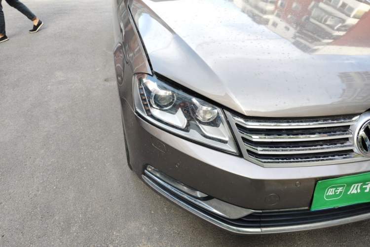 Used Volkswagen Magotan 2012 2.0 TSI Prestige Edition Right Front Headlight