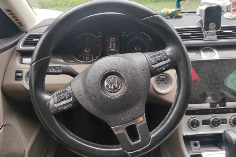 Used Volkswagen Magotan 2012 1.8TSI Prestige Model Steering Wheel
