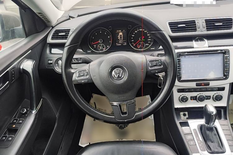 Used Volkswagen Magotan 2012 Revised 1.8TSI Luxury Version Steering Wheel