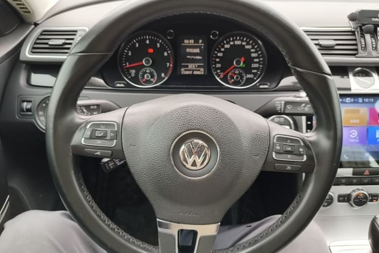 Used Volkswagen Magotan 2012 Revised 1.8TSI Luxury Version Steering Wheel