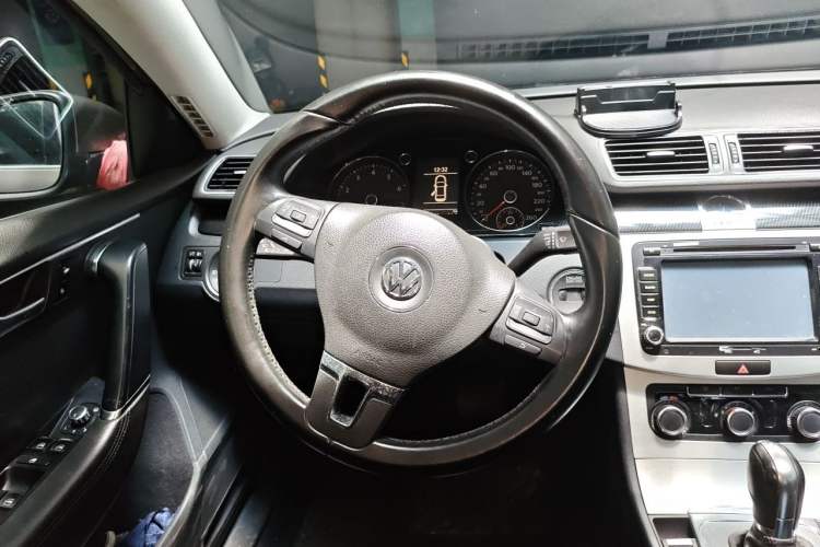 Used Volkswagen Magotan 2012 1.8TSI Comfort Model Steering Wheel