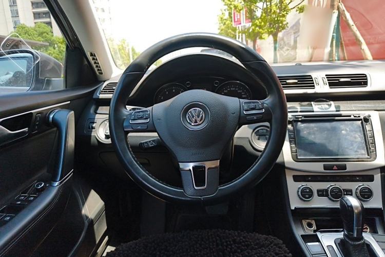 Used Volkswagen Magotan 2012 Revised 1.8TSI Luxury Version Steering Wheel