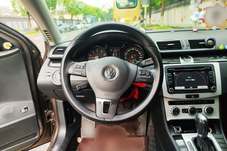 Used Volkswagen Magotan 2012 Revised 1.8TSI Luxury Version Steering Wheel