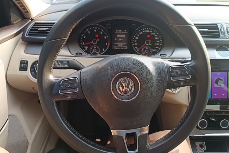 Used Volkswagen Magotan 2012 Revised Version 1.8TSI Leading Edition Steering Wheel