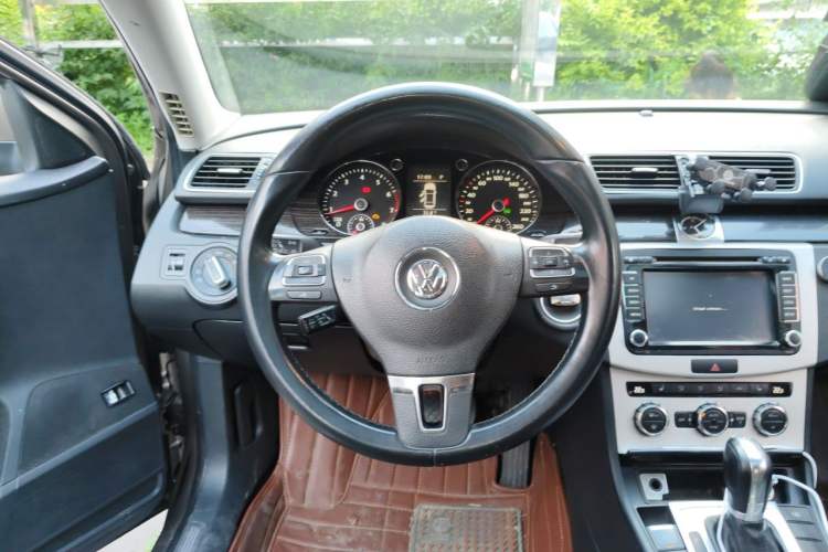 Used Volkswagen Magotan 2012 2.0 TSI Prestige Edition Steering Wheel
