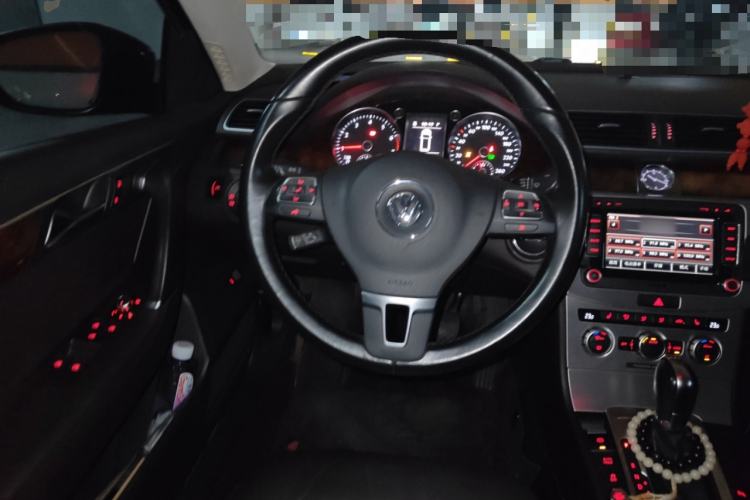 Used Volkswagen Magotan 2012 Travel Edition 2.0 TSI Luxury Version Steering Wheel