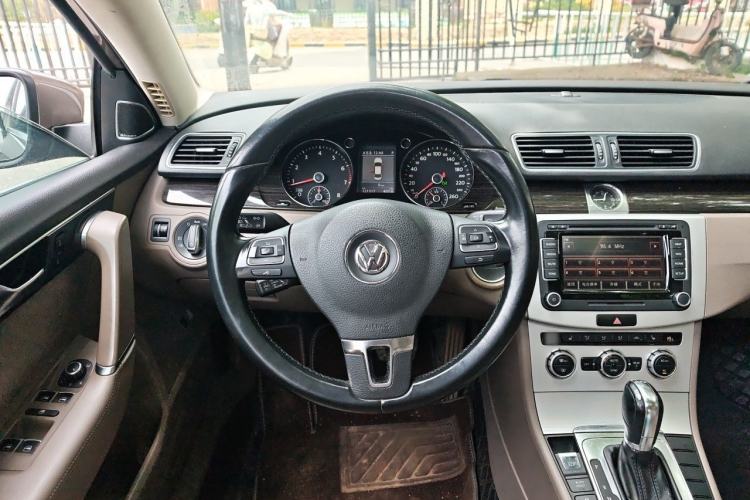 Used Volkswagen Magotan 2012 2.0 TSI Ultimate Edition Steering Wheel
