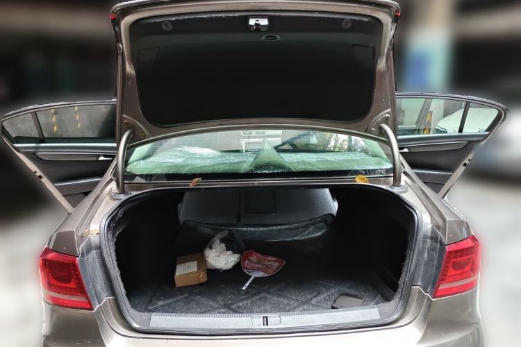 Used Volkswagen Magotan 2012 1.8TSI Comfort Model Trunk