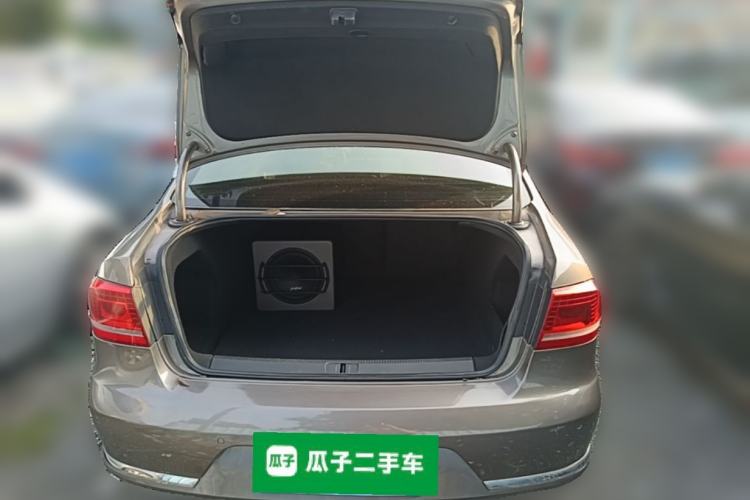 Used Volkswagen Magotan 2012 Revised Version 1.8TSI Leading Edition Trunk