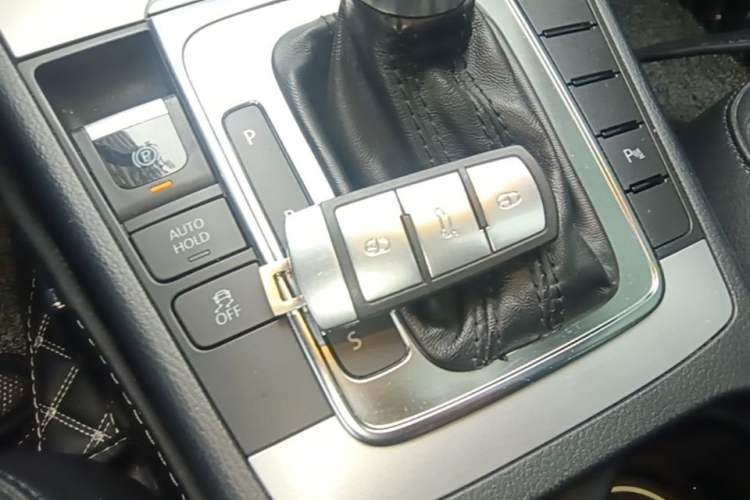 Used Volkswagen Magotan 2012 Revised 1.8TSI Luxury Version Vehicle Key