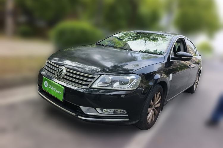 Used Volkswagen Magotan 2013 1.8TSI Luxury Model Guazi used car, China used car export, Used car for sale, Used  cars, Cheapest cars for sale