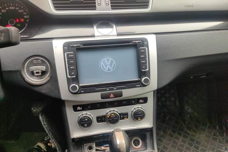 Used Volkswagen Magotan 2013 1.8TSI Luxury Model Audio And AC Panel