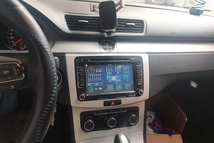 Used Volkswagen Magotan 2013 1.8TSI Premier Model Audio And AC Panel