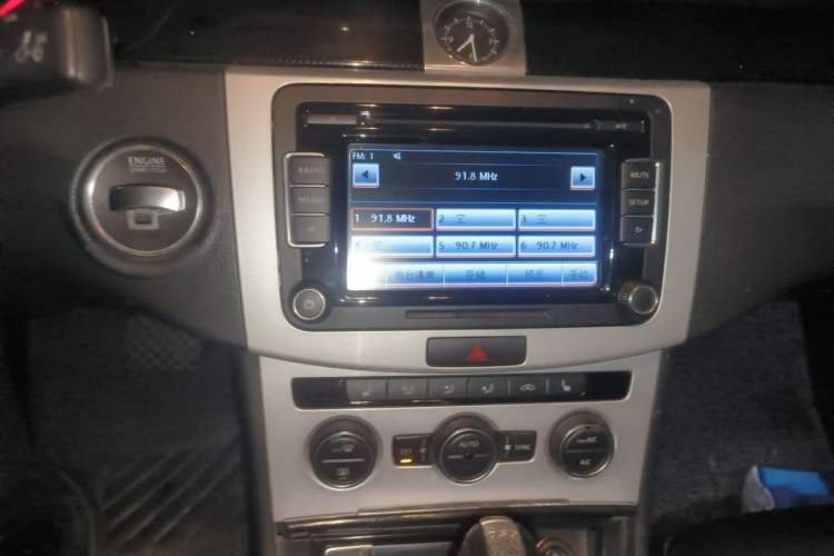 Used Volkswagen Magotan 2013 1.8TSI Luxury Model Audio And AC Panel