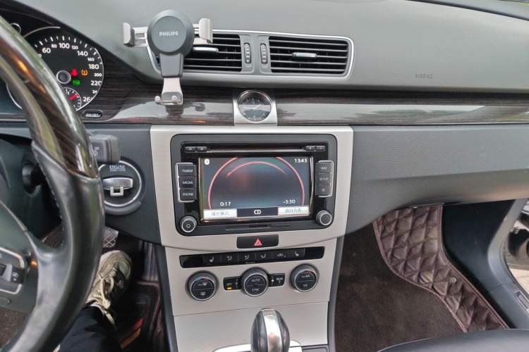 Used Volkswagen Magotan 2013 1.8TSI Prestige Model Audio And AC Panel