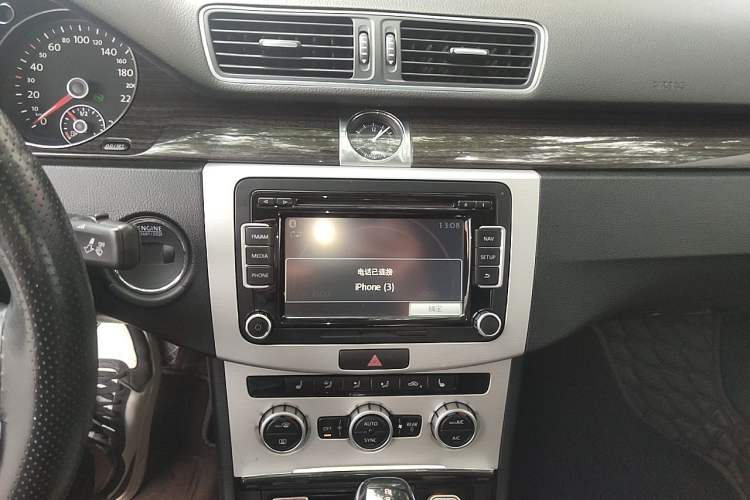 Used Volkswagen Magotan 2013 1.8TSI Prestige Model Audio And AC Panel