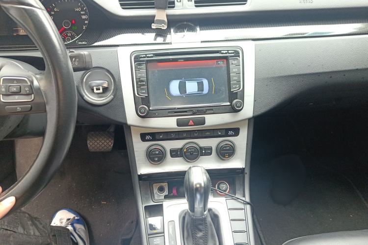 Used Volkswagen Magotan 2013 2.0 TSI Luxury Model Audio And AC Panel