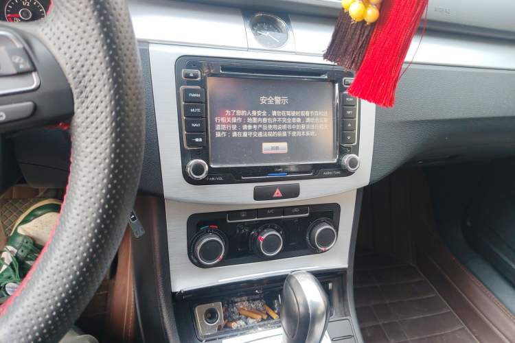 Used Volkswagen Magotan 2013 1.8TSI Premier Model Audio And AC Panel