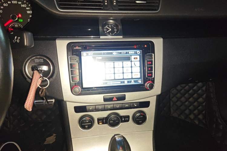Used Volkswagen Magotan 2013 1.8TSI Luxury Model Audio And AC Panel