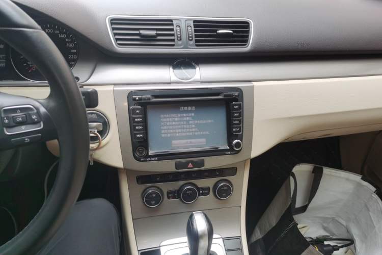 Used Volkswagen Magotan 2013 1.8TSI Luxury Model Audio And AC Panel