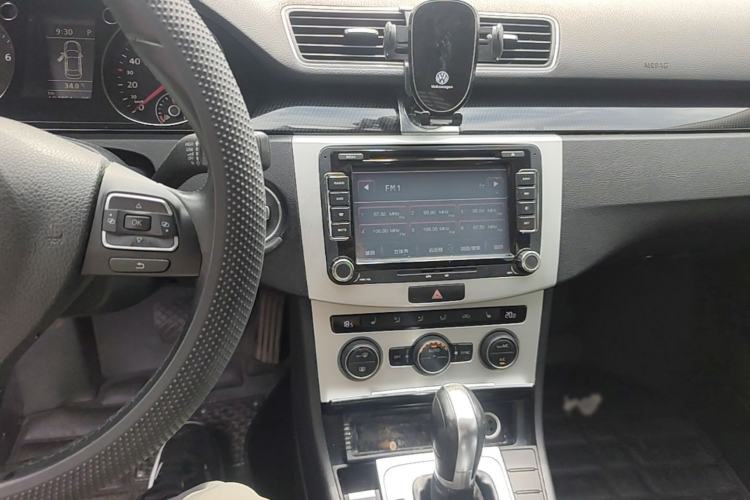 Used Volkswagen Magotan 2013 1.8TSI Luxury Model Audio And AC Panel