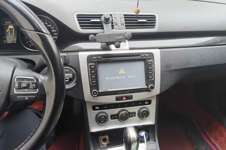 Used Volkswagen Magotan 2013 1.8TSI Luxury Model Audio And AC Panel
