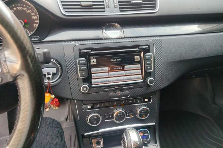 Used Volkswagen Magotan 2013 1.8TSI Luxury Model Audio And AC Panel