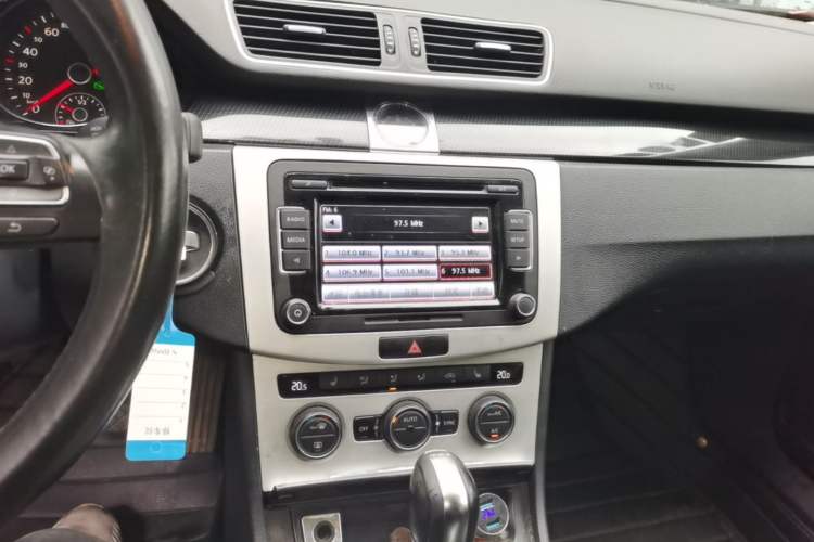 Used Volkswagen Magotan 2013 1.8TSI Luxury Model Audio And AC Panel