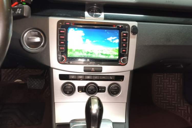 Used Volkswagen Magotan 2013 1.8TSI Luxury Model Audio And AC Panel