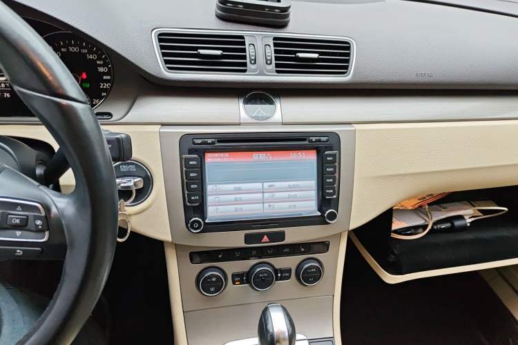 Used Volkswagen Magotan 2013 1.8TSI Luxury Model Audio And AC Panel
