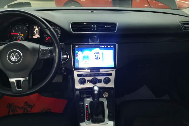 Used Volkswagen Magotan 2013 1.8TSI Luxury Model Audio And AC Panel