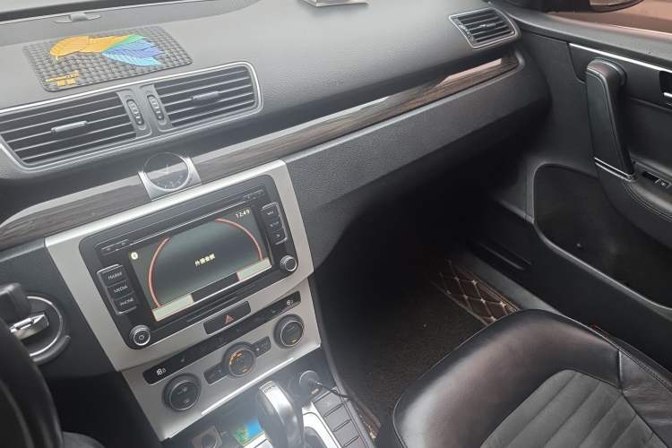Used Volkswagen Magotan 2013 2.0 TSI Prestige Model Audio And AC Panel