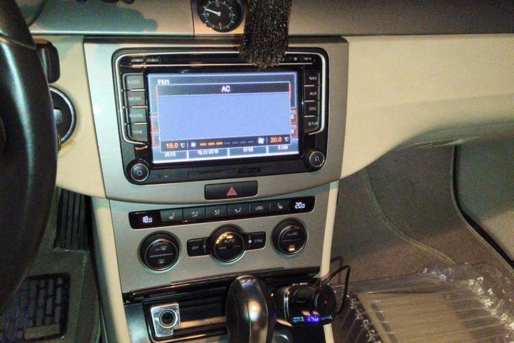 Used Volkswagen Magotan 2013 1.8TSI Premier Model Audio And AC Panel
