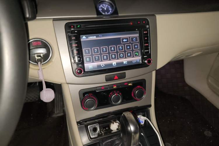 Used Volkswagen Magotan 2013 1.8TSI Premier Model Audio And AC Panel