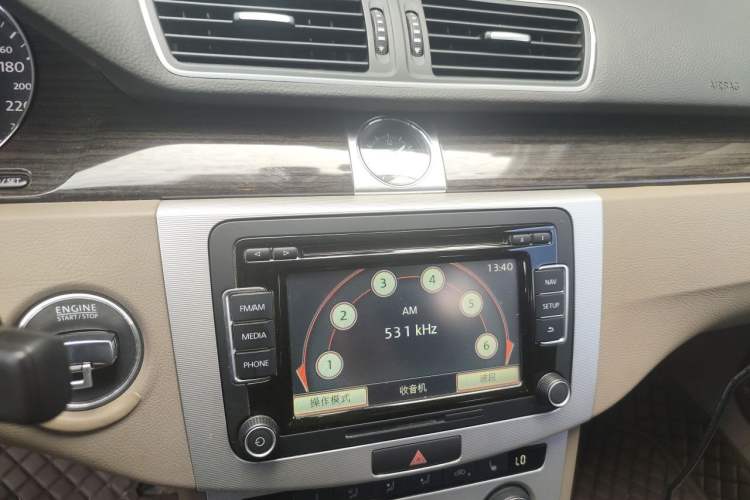 Used Volkswagen Magotan 2013 2.0 TSI Prestige Model Audio And AC Panel