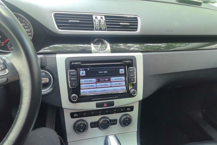 Used Volkswagen Magotan 2013 1.8TSI Luxury Model Audio And AC Panel