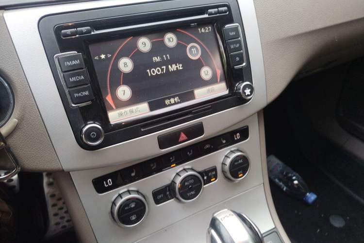 Used Volkswagen Magotan 2013 1.8TSI Luxury Model Audio And AC Panel